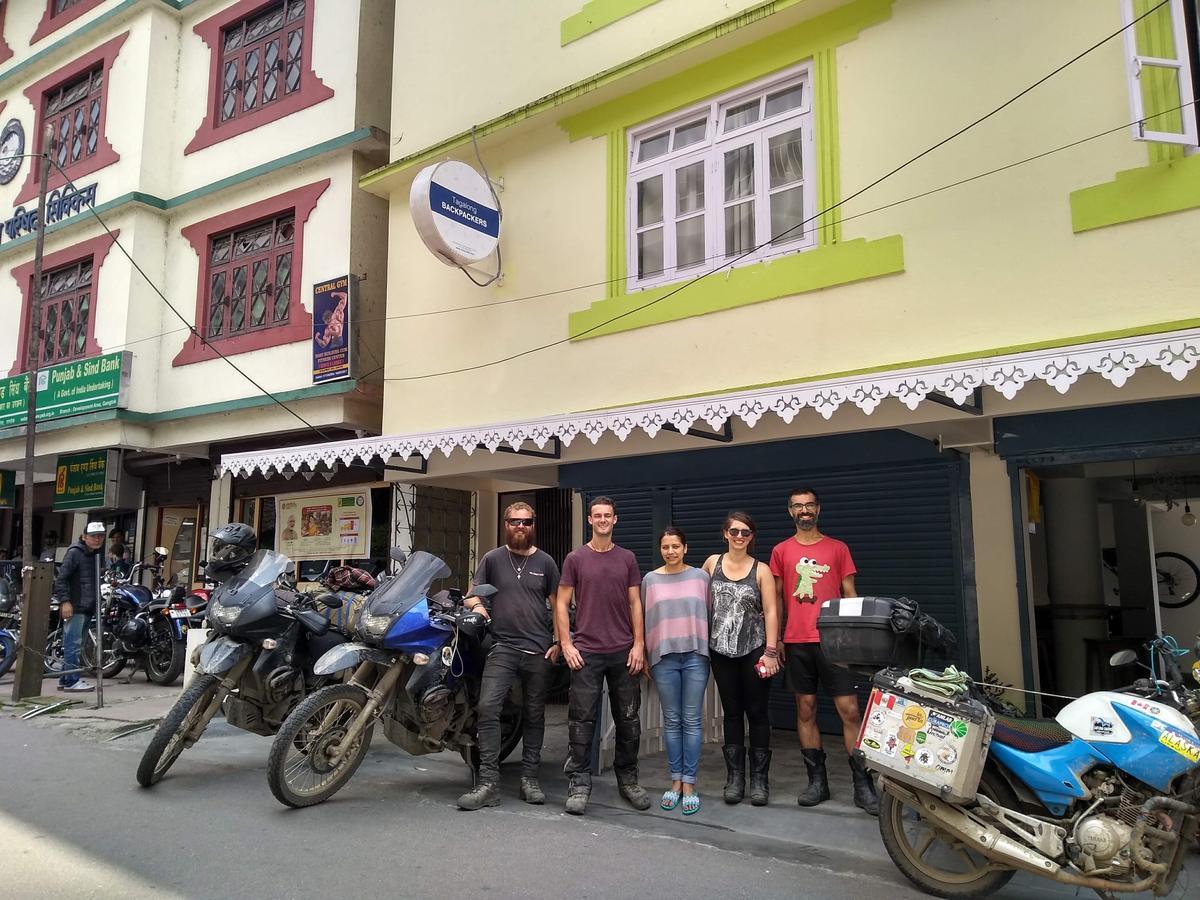 강토크 Tag Along Backpackers 호스텔 외부 사진